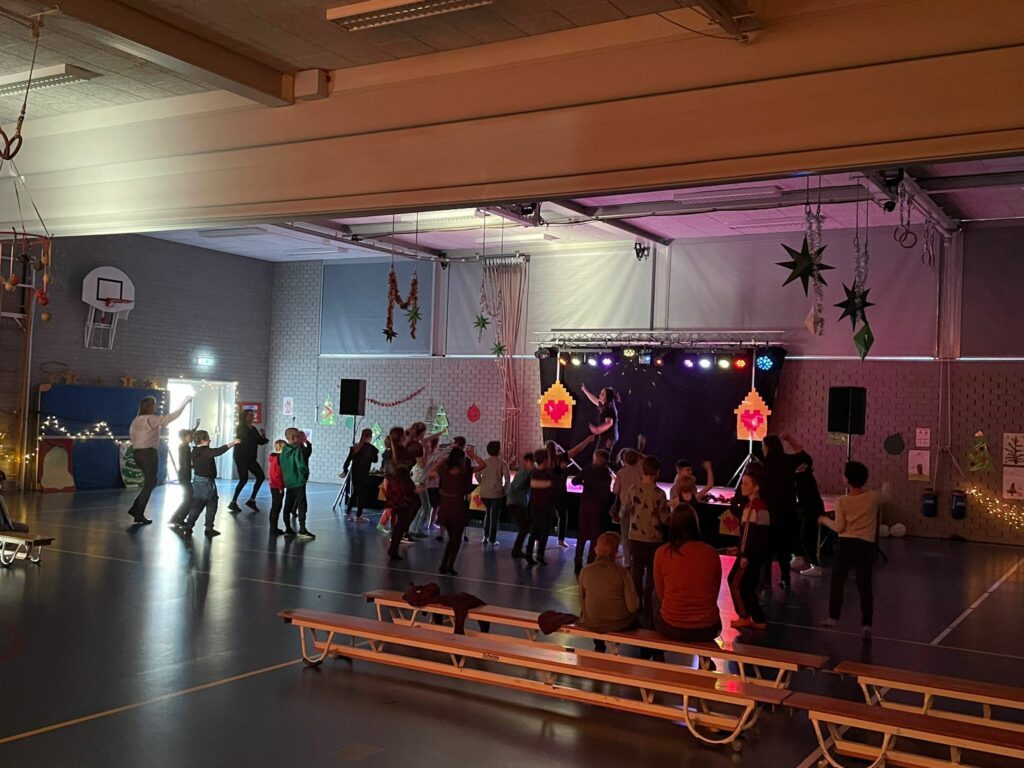 Dansend in actie voor stichting Het Vergeten Kind!